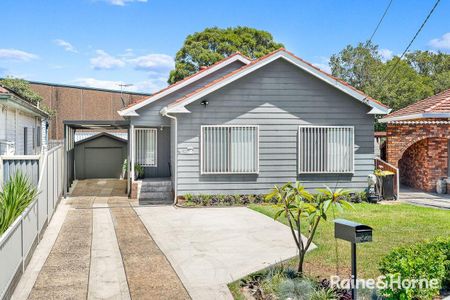 32 Leigh Avenue, Roselands, NSW 2196 - Photo 5