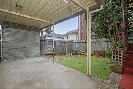 IDEALLY POSITIONED HOME IN NORTH RANDWICK POCKET - Photo 3