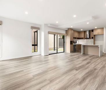 Spacious & Modern - Photo 2