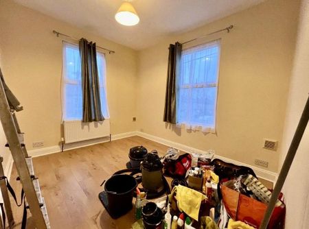 3 bedroom maisonette to rent - Photo 2