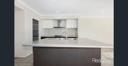 Spacious & Homely Property in Desirable Springfield Lakes, convenience is the key!! With RealWay Edge! - Photo 5