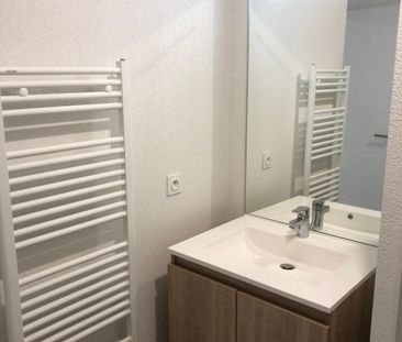 T2 AVEC LOGGIA ET PARKING - Photo 3