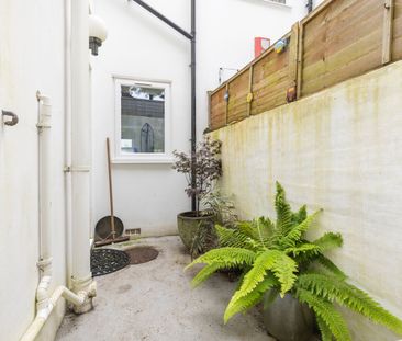 2 Bed Terraced House, Rochester Street, BN2 - Photo 5