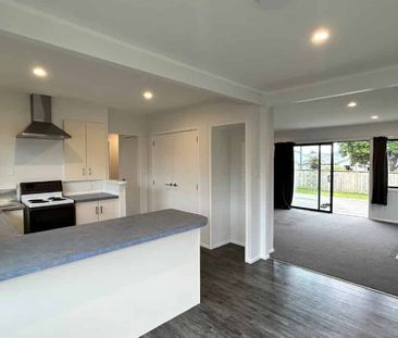 4 bedroom in Lynmore - Photo 3