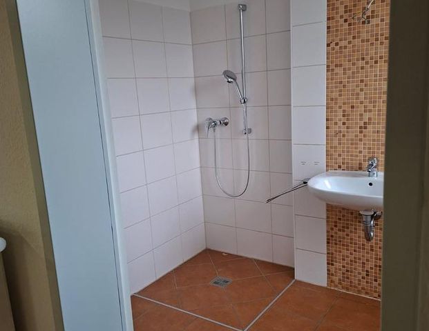 Betreutes Wohnen für SENIORINNEN UND SENIOREN// renovierte 2 -Raum Wohnung - Foto 1