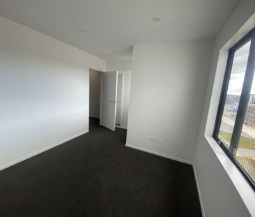 Near New 3-Bedroom Townhouse - Photo 1