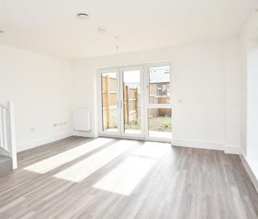 3 bedroom semi-detached house to rent - Photo 6