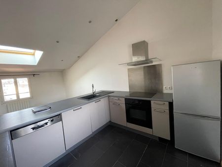 Location Appartement 2 pièces 45m² TOURVES 83170 - Photo 2