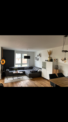 <h1 class="md:text-xl md:leading-6 mt-4 md:mt-10 lg:mb-6 mb-3 text-primary-500 font-semibold text-base leading-5"> Wohnung in Bönnigheim </h1> - Photo 1