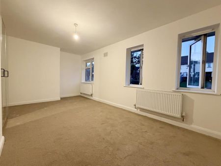 3 bedroom maisonette to rent - Photo 4