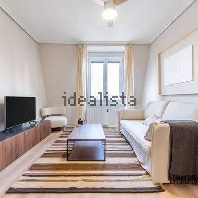 Alquiler de piso en Calle Salud, 20 - Photo 1