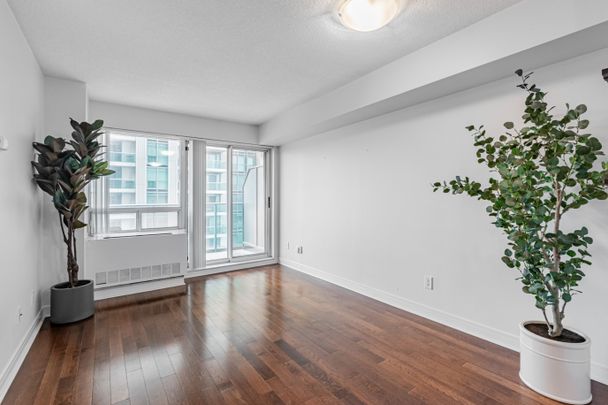 For Lease - 35 bales Avenue Unit# 909, Toronto, Ontario - Photo 1