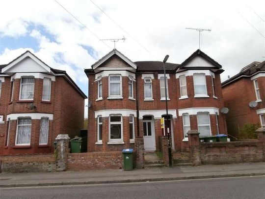 Newcombe Road, Southampton, SO15 - Photo 1