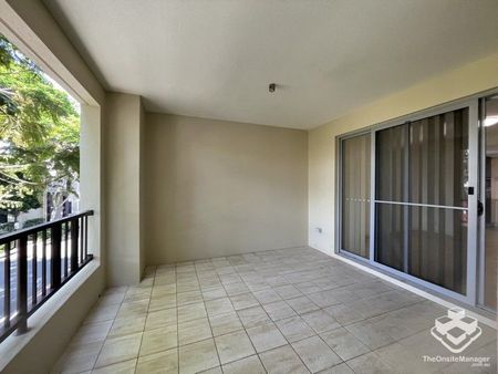 3 Bedroom Villa in Emerald Lakes - Photo 3