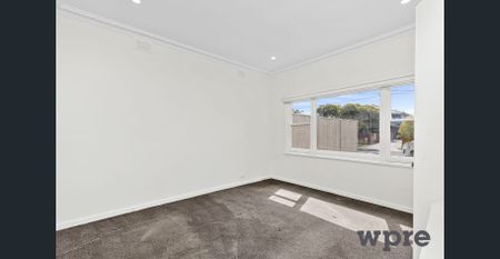 Renovated Ray of Sunshine - Photo 5