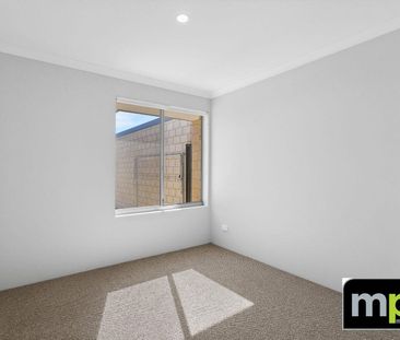 A Putt Away from the Green! - Photo 3