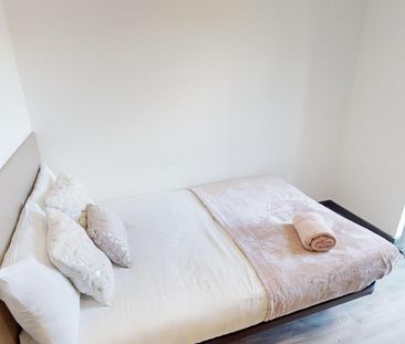 1 bedroom in a flat share to rent - Photo 1