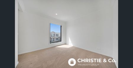 Brand New 3 Bedroom Home Available Now!! - Photo 3