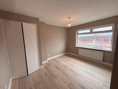 160 East Street, Newtownards, BT23 7DD - Photo 2