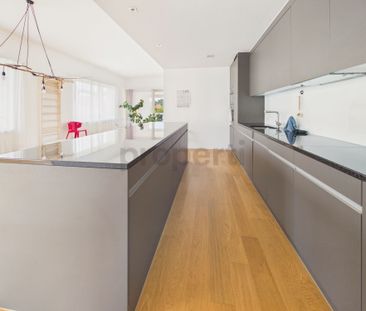 Lichtdurchflutete 4.5-Zimmer-Wohnung mit aussergewöhnlichem Raumgefühl - Photo 5