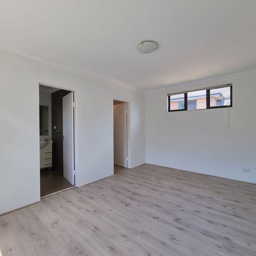 WELL PRESENTED 3-BEDROOM APARTMENT FOR RENT - Photo 1