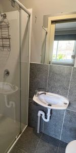 For Savvy Singles - Photo 3