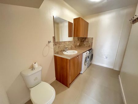 4 bedroom terraced house to rent - Photo 4