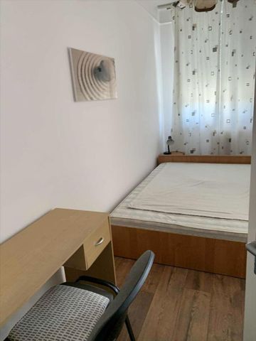 Kiadó jó állapotú panel lakás - Debrecen - Fotó 2
