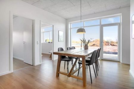 Rækkehus beliggende i idylliske omgivelser - Photo 3