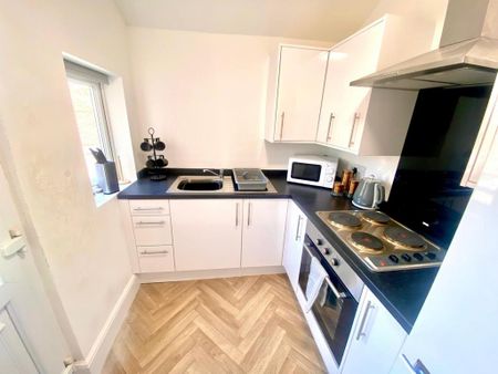 4 bedroom house share to rent - Photo 3