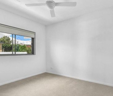 Beautiful Modern unit! - Photo 3