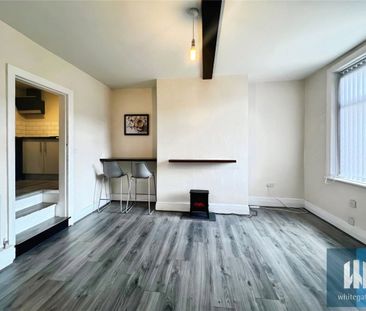 Royds Avenue, Linthwaite, Huddersfield, HD7 - Photo 1