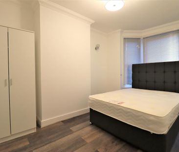 5 bedroom terraced house to rent - Photo 4