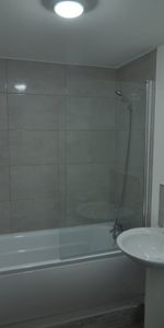 1 bed Apartment - To Let - Photo 4