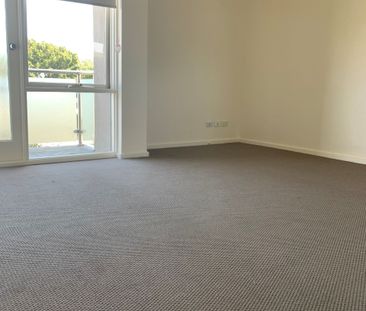 PRIME POSITION! - Photo 6