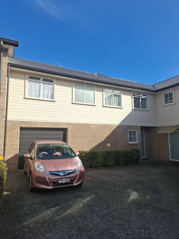 **Spacious 4-Bedroom Townhouse in Hillcrest, Hamilton – $680 per Week** Discover comfortable and convenient living in this well-maintained 4-bedroom townhouse located in the desirable Hillcrest area of Hamilton, 3216. - Photo 5