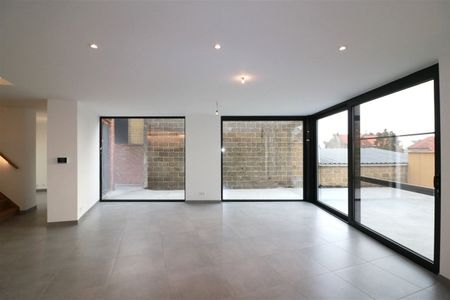 Architecturaal plaatje met 4 slpk., garage en riant terras - Photo 4
