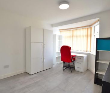 2 bedroom semi-detached house to rent - Photo 4