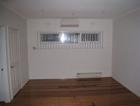 Spacious Family Living in a Prime Box Hill North Location - Photo 5