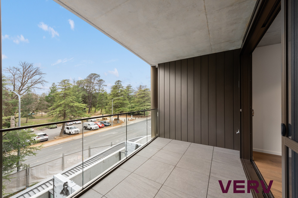 LUXURY APARTMENT IN THE HEART OF BRADDON - Photo 1