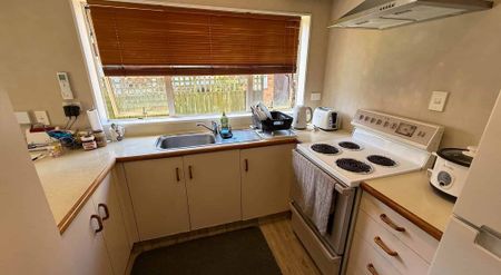 3 Bedroom Townhouse in the Mount - Photo 3