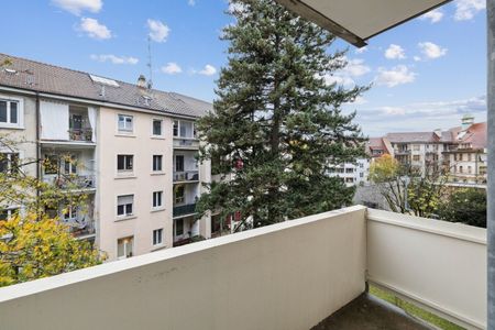 Luminous 3-room apartment with beautiful parquet in a central location in Basel - Photo 3
