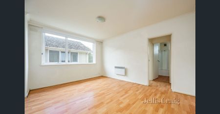 Sun-Filled One Bedroom Apartment - Photo 3