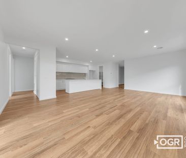 Brand New Family Home in Strathtulloh – Spacious 4 Bedrooms on 450sqm! - Photo 2