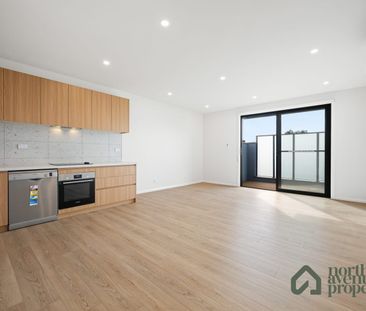Brand New, Stylish & Effortless Living in Lilydale - Photo 2