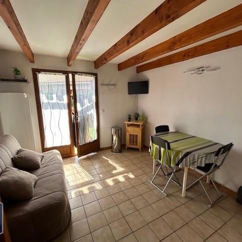 Location Maison 1 pièce 28m² LES MATHES 17570 - Photo 1