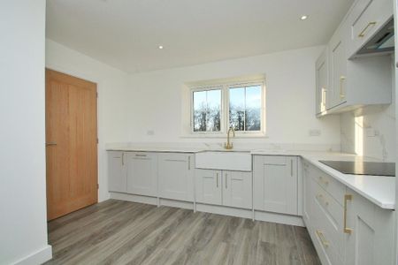 2 bedroom semi-detached house to rent - Photo 4