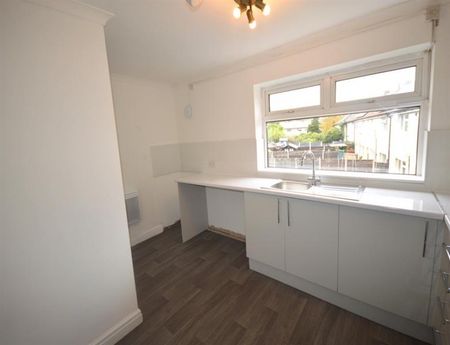 1 Bedroom End Terrace Available Arranging tenancy - Photo 2
