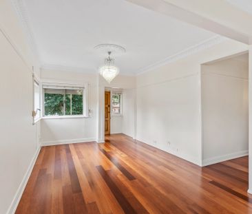 STUNNING 5-BEDROOM HOME FOR RENT - Photo 2