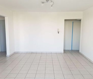 Location Appartement 3 pièces 69m² STE MARIE 97438 - Photo 2